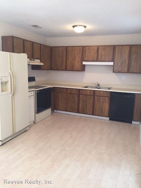 849 Laurie Ct - Photo 3 of 14