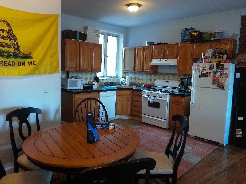 526 N Harvard St - Photo 2 of 11