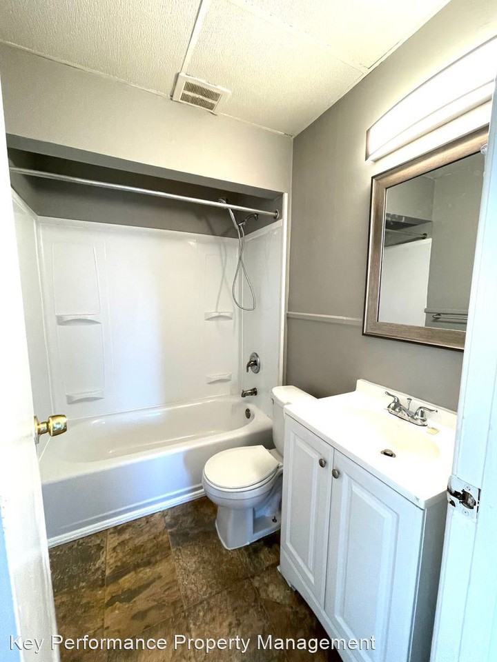 888-892 South Clinton Avenue - Photo 2 of 8