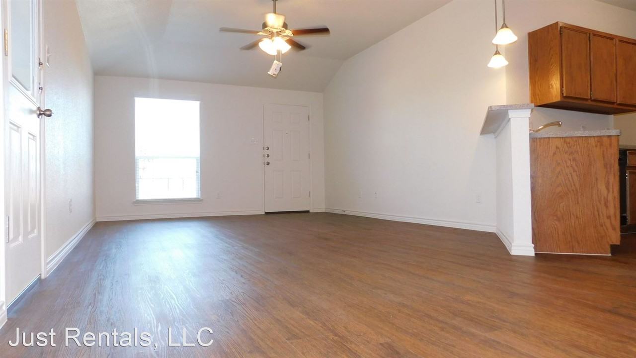 1511 Justin Lp - Photo 2 of 21