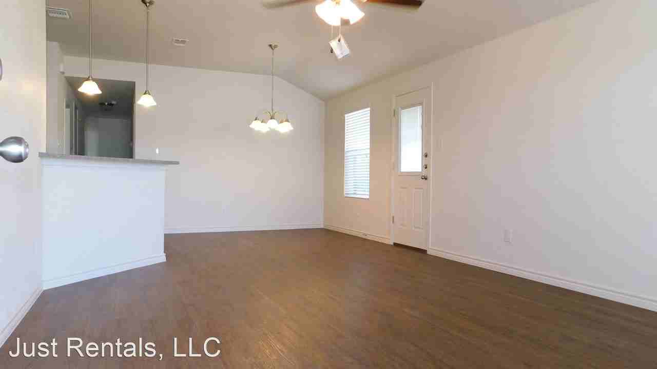 1511 Justin Lp - Photo 3 of 21