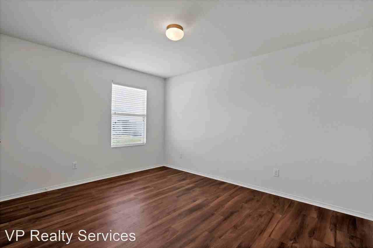 14701 Southview Trl - Photo 3 of 26