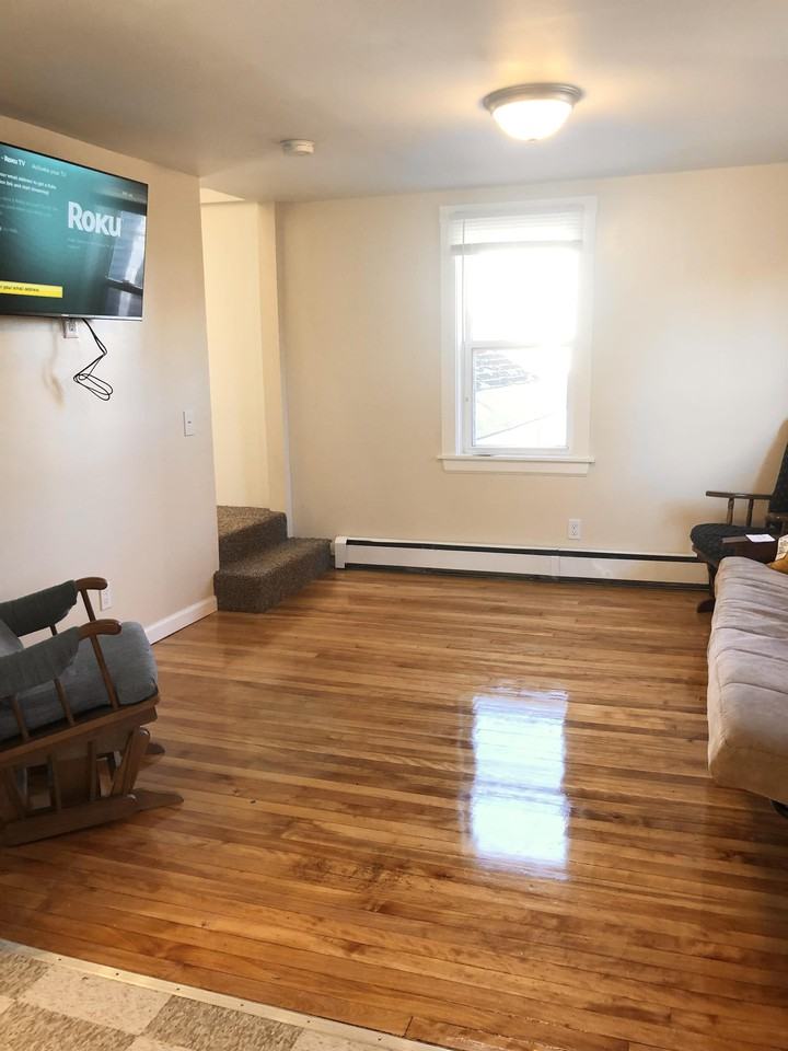 296 Turner St - Photo 4 of 29