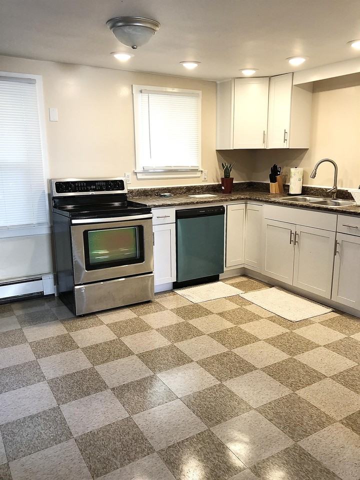 296 Turner St - Photo 2 of 29