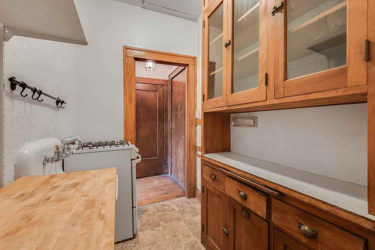 225 Place Apartments - Photo 3 of 50