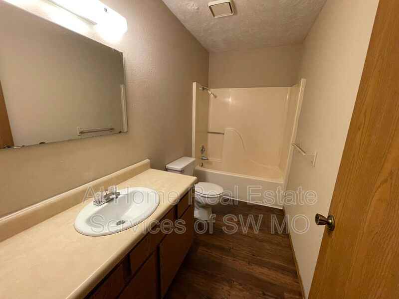 1306 E Mcdaniel St #8 - Photo 7 of 7