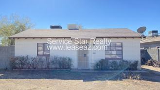 3037 E Hartford Ave - Photo 1 of 1