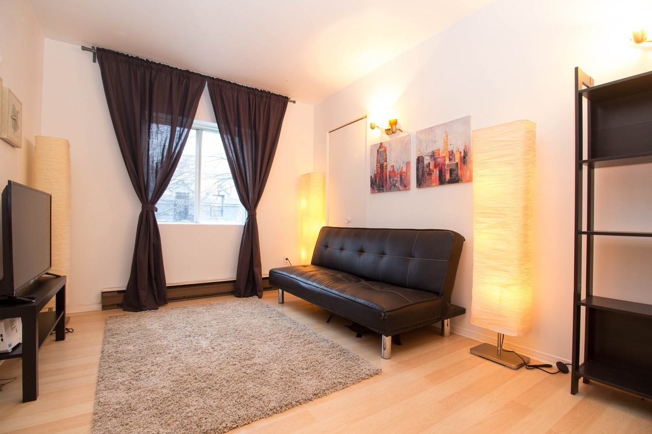 4441 Avenue Laval - Photo 2 of 10