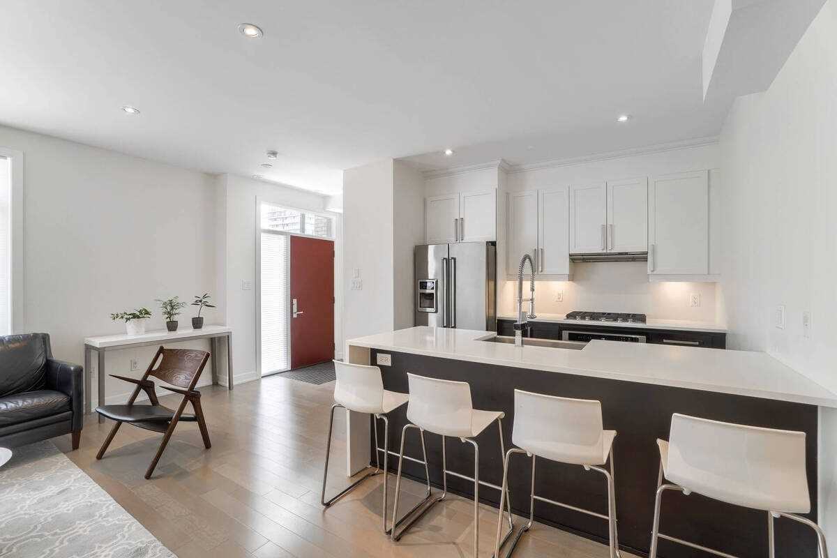 4020 Parkside Village Drive - Photo 5 of 39