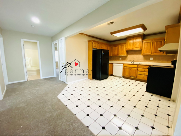 401 Northeast Austin Street #B - Photo 3 of 10