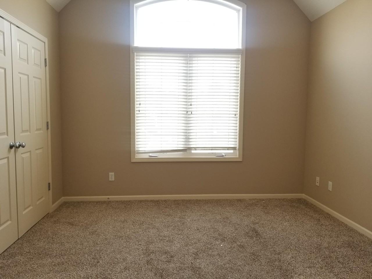 5701 Ne Hidden Meadow Dr - Photo 4 of 18