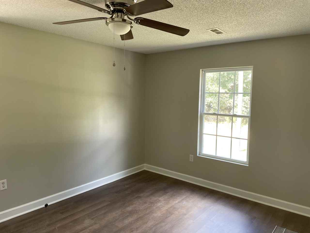 321 Northlake Drive - Photo 3 of 7