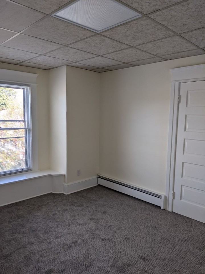 34 W 8th St - Photo 3 of 18