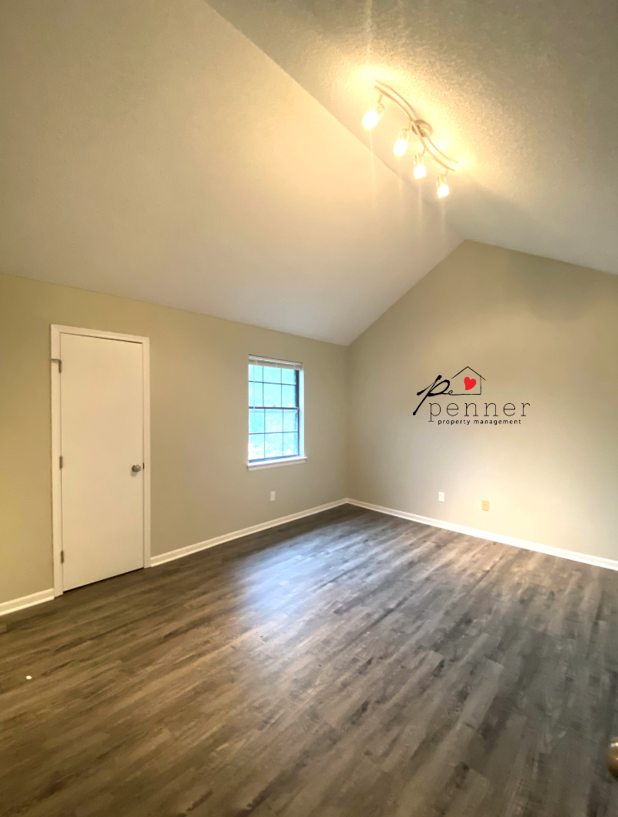 509 Ne Newport Dr - Photo 3 of 9