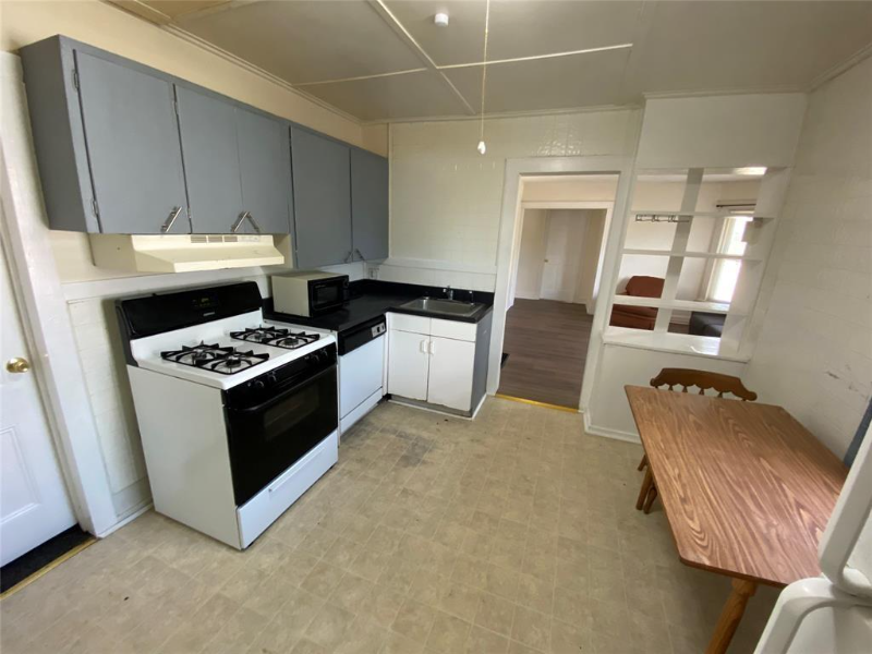 21 Lincoln Ave #2 - Photo 5 of 12