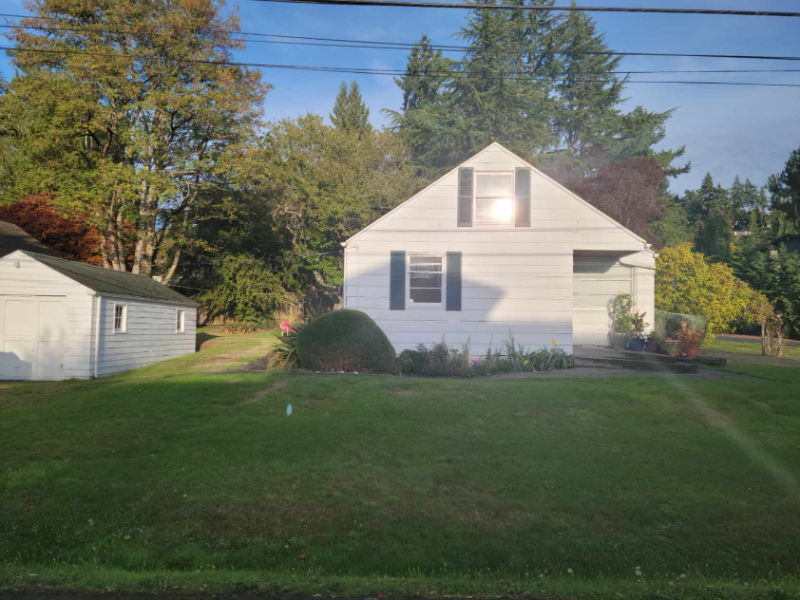 2836 61st Ave Se - Photo 2 of 14