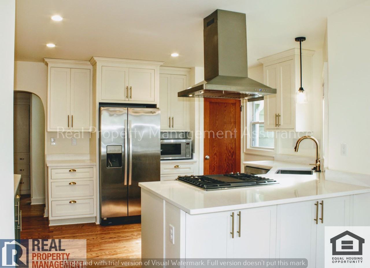 6324 N Michigan Ave - Photo 3 of 45