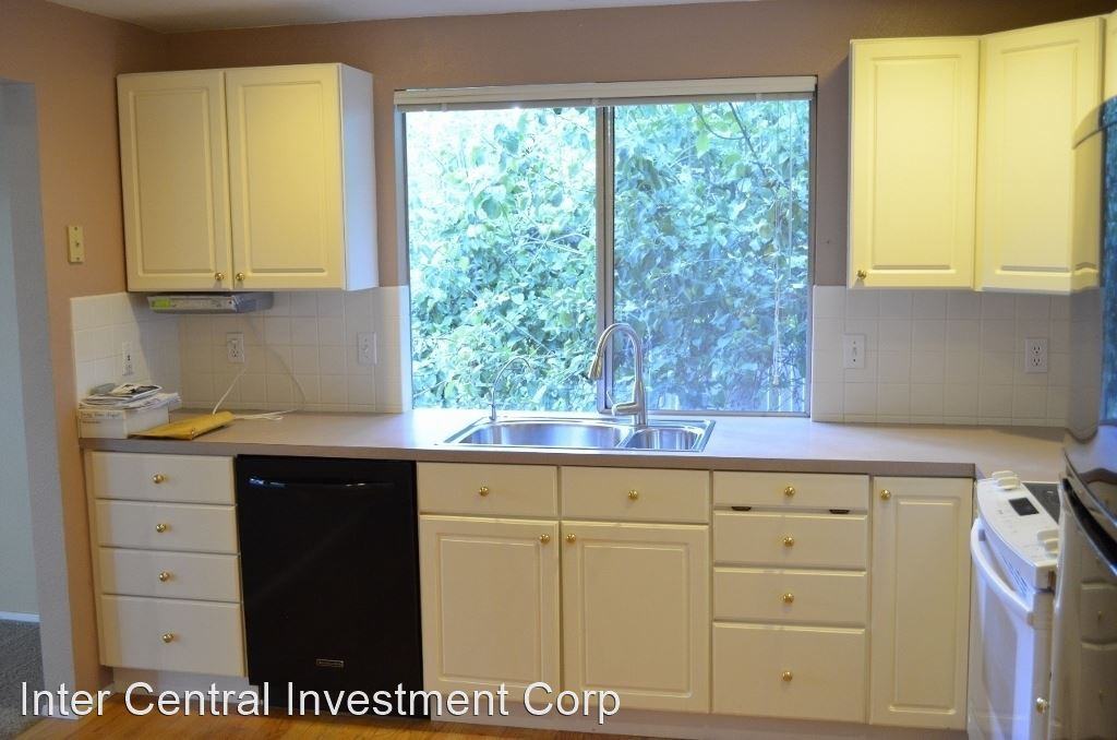 521 154th Ave Ne - Photo 2 of 20