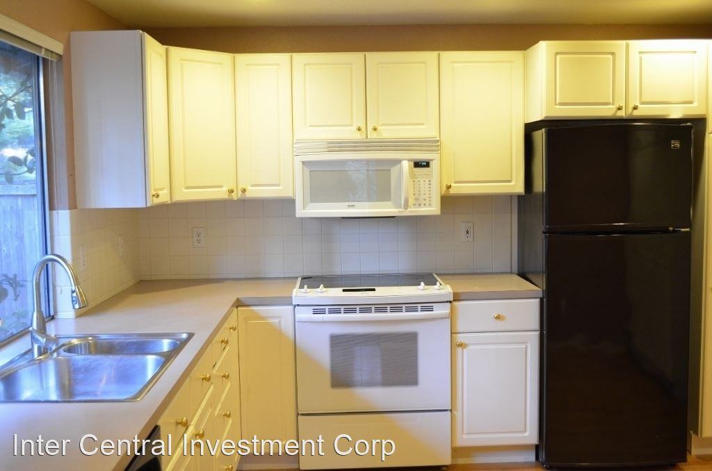 521 154th Ave Ne - Photo 3 of 20