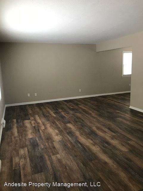 7560 Miami Rd - Photo 2 of 12