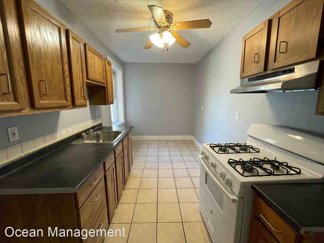 70 Circular Avenue - Photo 2 of 10