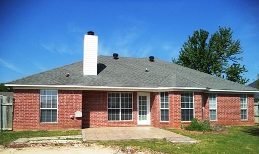 45 Lacey Dr - Photo 2 of 8