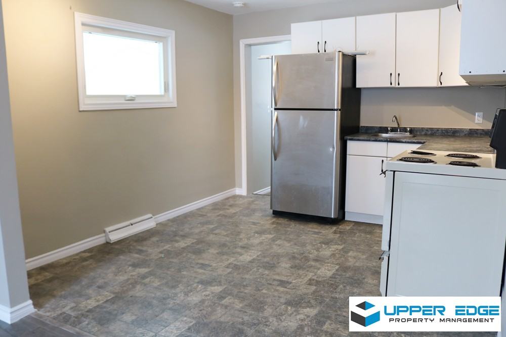 196 Hindley Ave - Photo 3 of 11