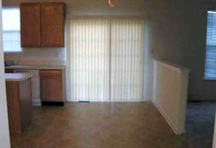 19 Howard St - Photo 3 of 6