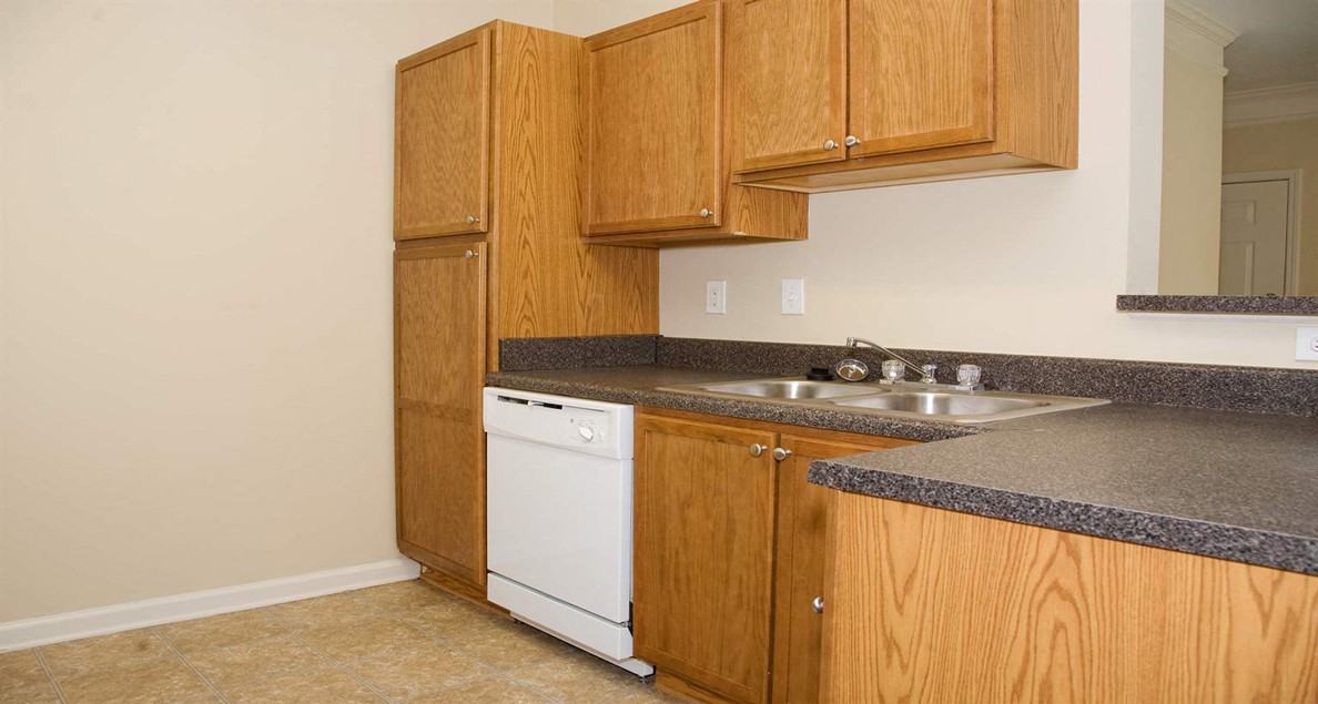 The Columns at Oakwood - Photo 6 of 24