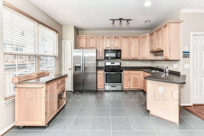 3845 Eisenhower Ave - Photo 5 of 36
