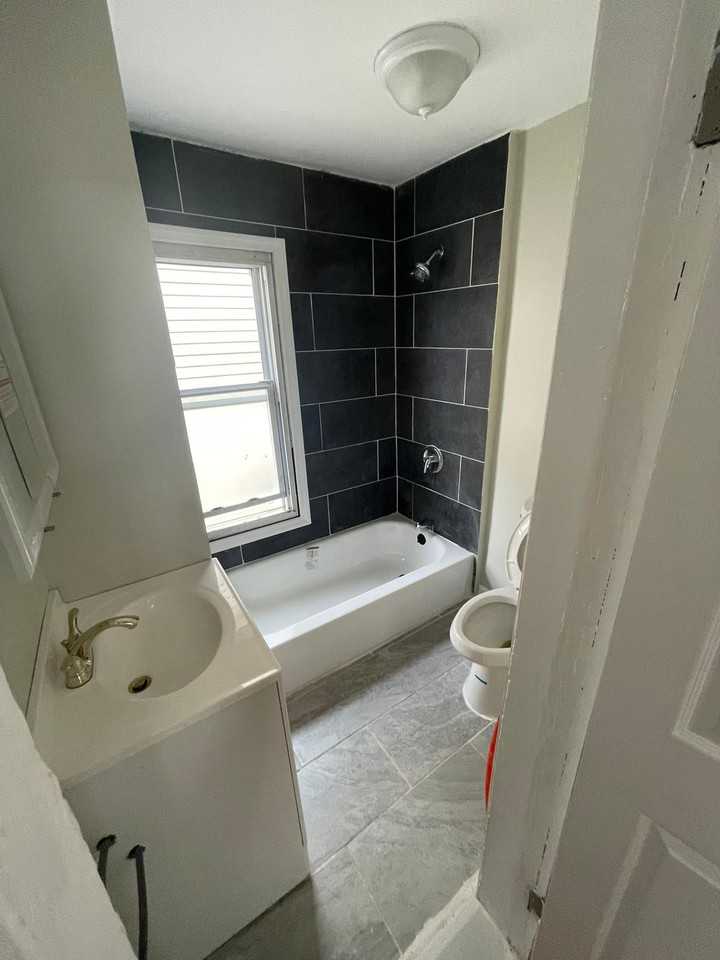 1082 Bond St #2 — photo 7 of 7