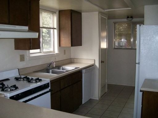 2541 E Joshua Ln - Photo 2 of 4