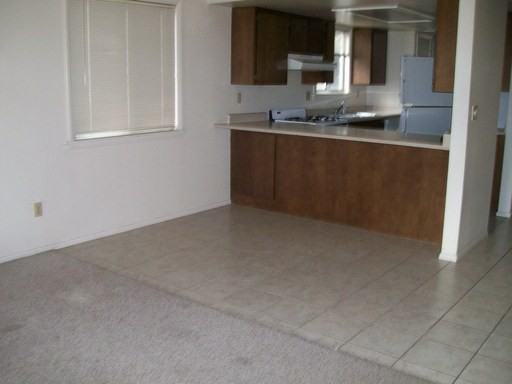 2541 E Joshua Ln - Photo 3 of 4