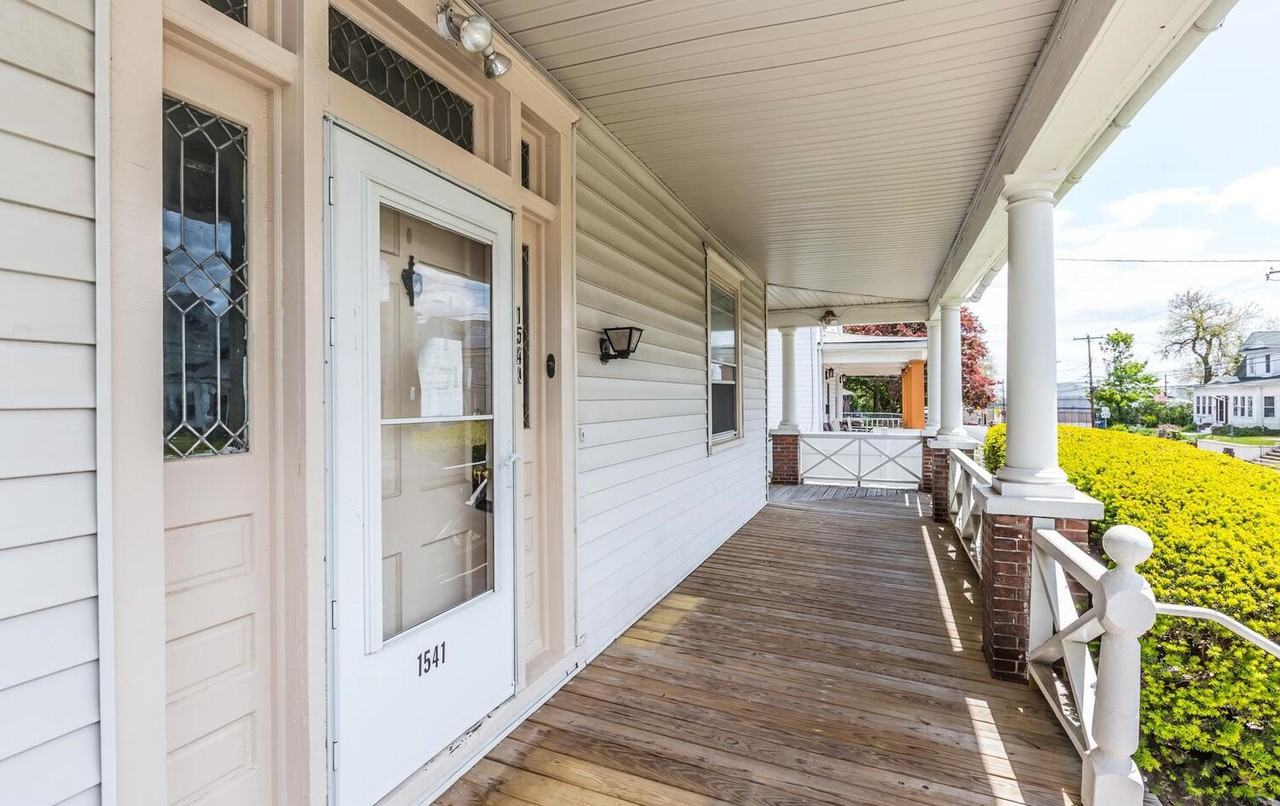 1541 Chichester Ave - Photo 3 of 25