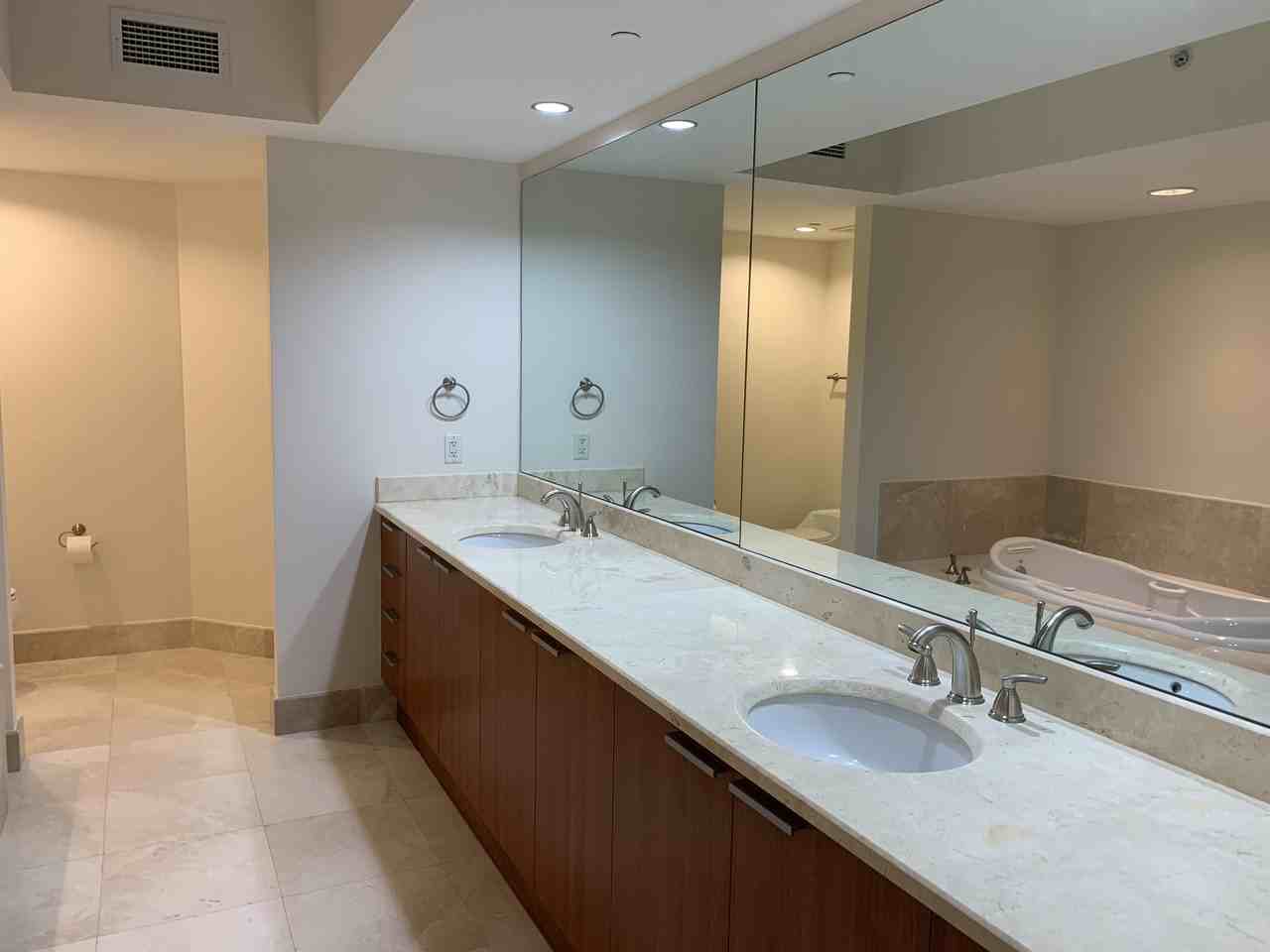 231 Riverside Dr #607 - Photo 3 of 10