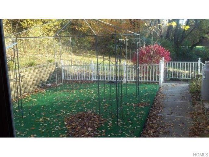 152 Gregory Rd - Photo 2 of 25