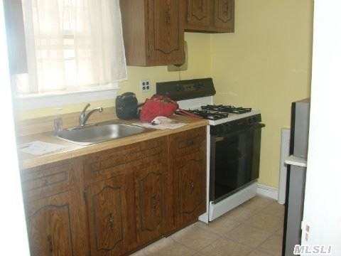 99 Rose Ave - Photo 2 of 6