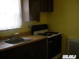 99 Rose Ave - Photo 3 of 6