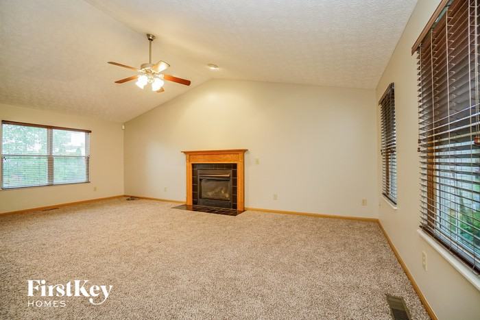 5645 Blendon Place Dr - Photo 3 of 15