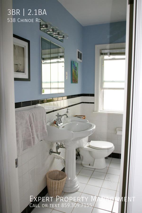 538 Chinoe Rd - Photo 2 of 10