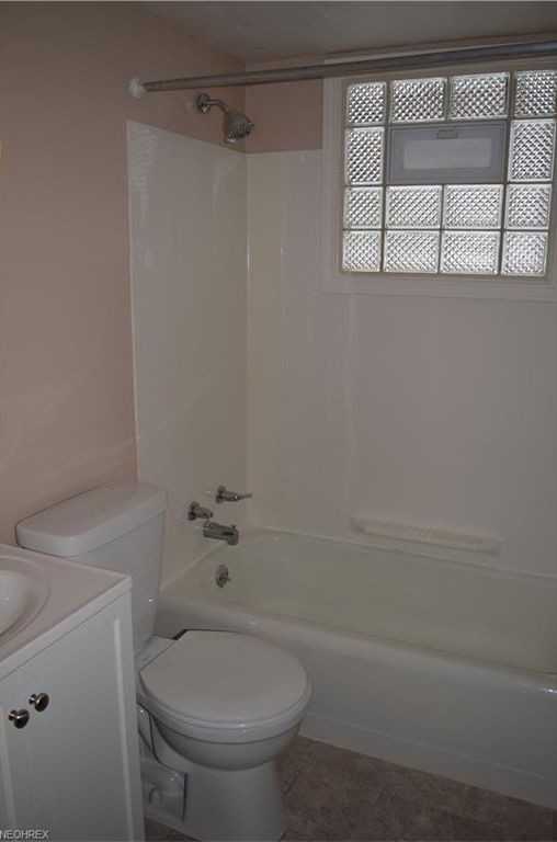 196 Race St - Photo 3 of 8