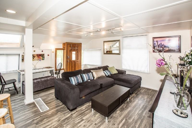 1901 N 80th St #3 - Photo 3 of 12