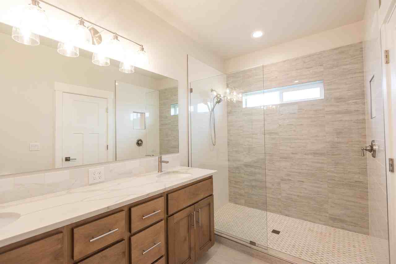 1128 Nw 23rd St #1 - Photo 3 of 4