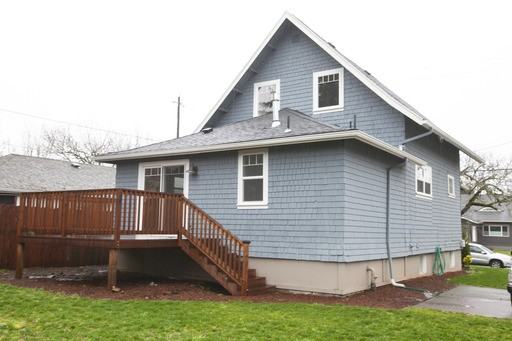 1014 NE Ainsworth St - Photo 2 of 13