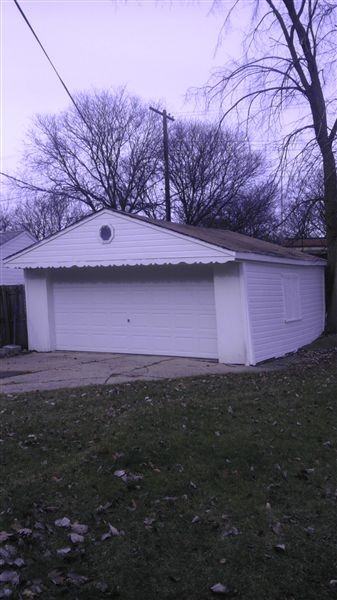 22534 Chicago W - Photo 2 of 13