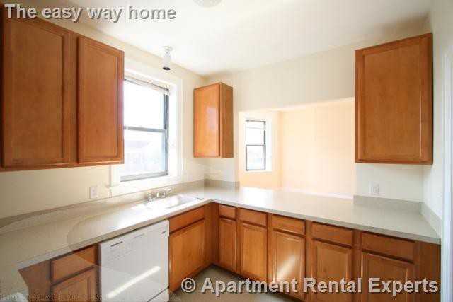 881 Massachusetts Ave #32 - Photo 2 of 15