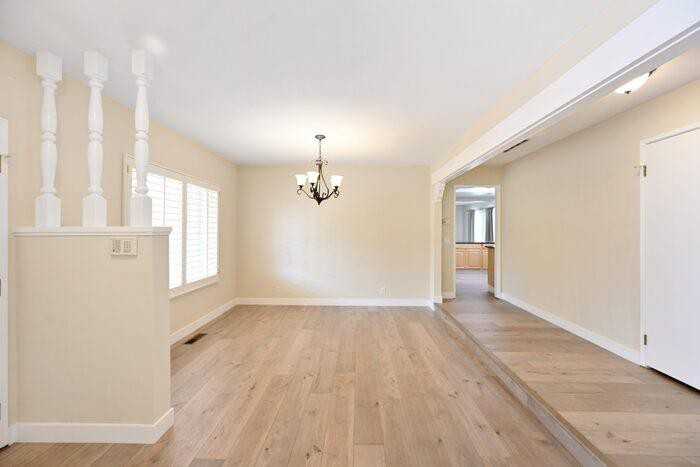 1090 Livorna Rd - Photo 3 of 23