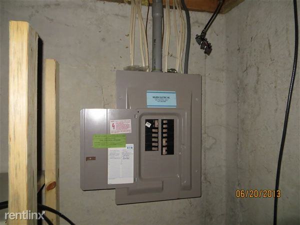 604 Forest St - Photo 3 of 7