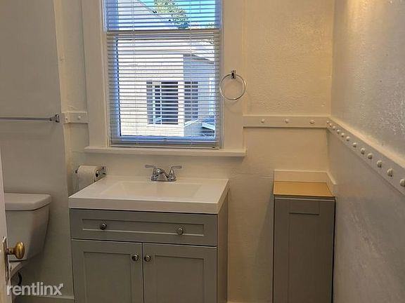 509 W Coronado Rd - Photo 2 of 5