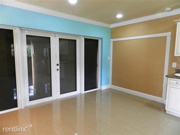 7185 Bobalink Ct - Photo 3 of 7